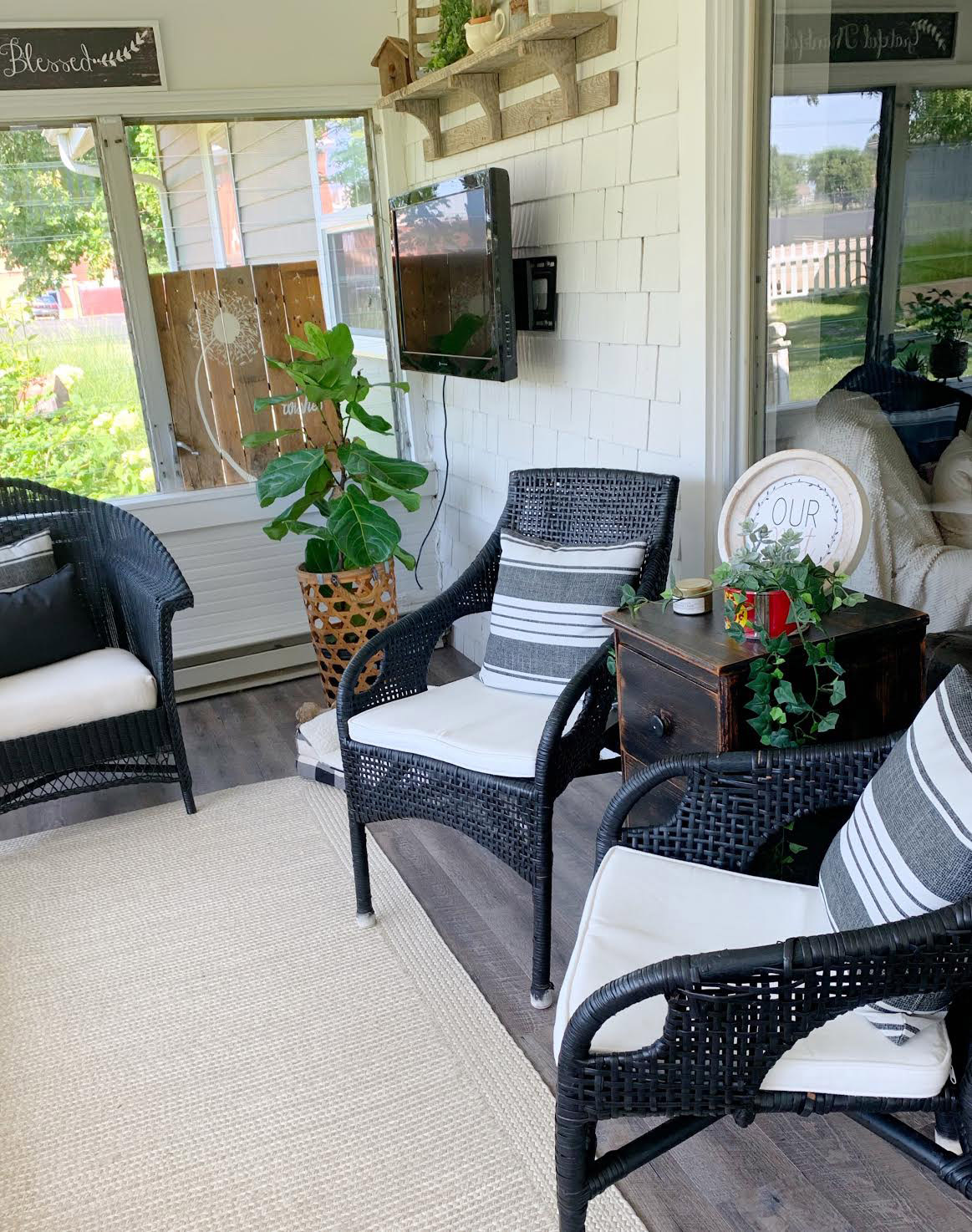 2019 Summer Outdoor Living Tour - Cindy's Hometo • MW Designs