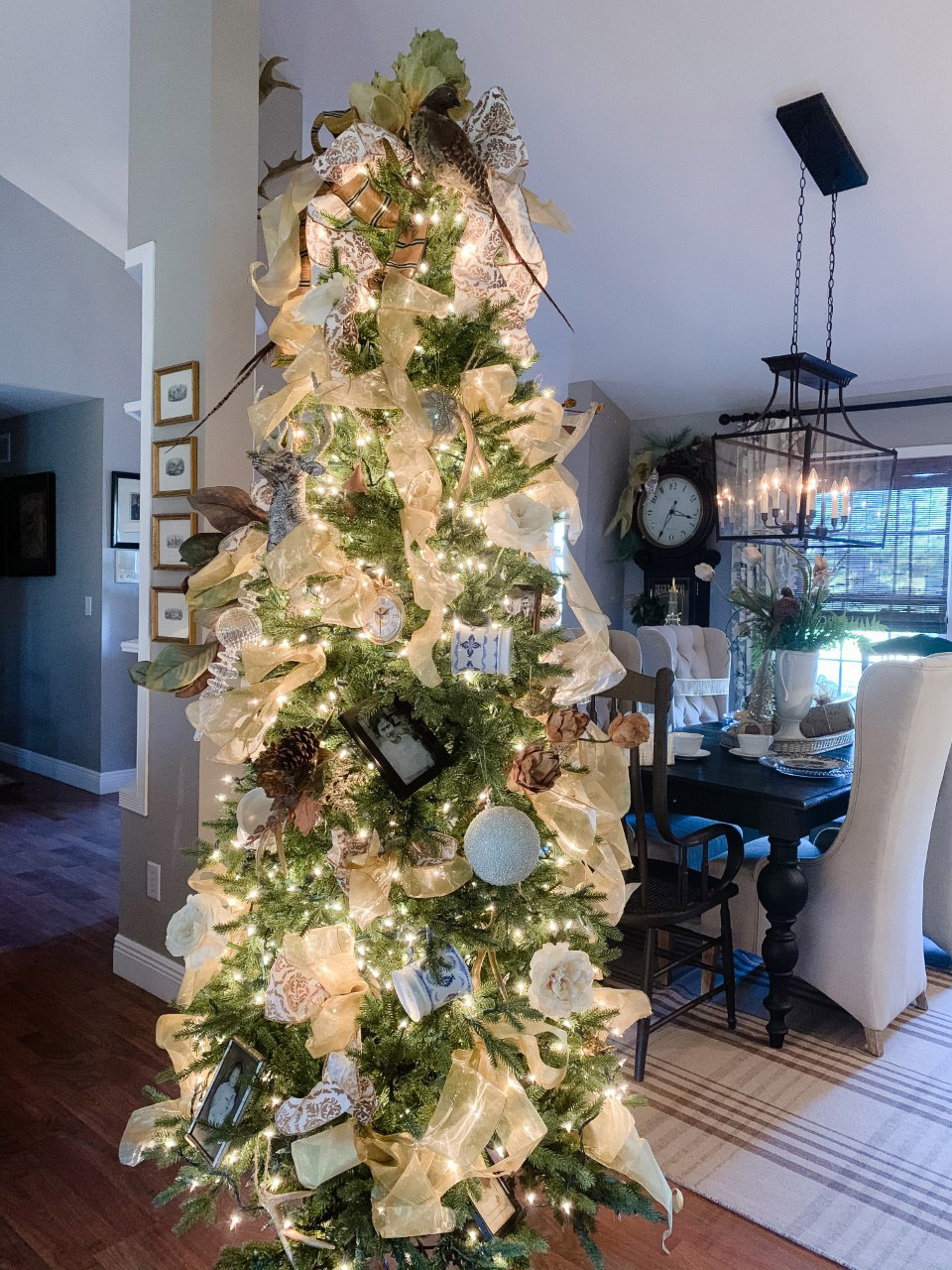 2020 Christmas Home Tour: Linda's Home • MW Designs